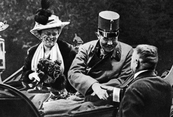 Archduke Ferdinand and his wife Sophie in Sarajevo