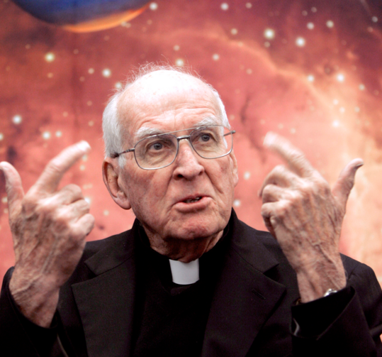 Jesuit Father George V. Coyne, pictured in a Jan. 4, 2010, photo, was director of the Vatican Observatory for 28 years until his retirement in 2006. He died at age 87 in Syracuse, N.Y., Feb. 11, 2020. (CNS photo/Bob Roller)