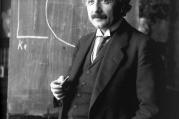 Albert Einstein during a lecture in Vienna in 1921 (Photo from Wikimedia Commons)