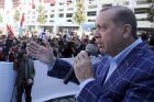 Turkey's President Recep Tayyip Erdogan addresses his supporters in Antalya, Turkey, on March 25, 2017. (Kayhan Ozer/Presidential Press Service, Pool Photo via AP)