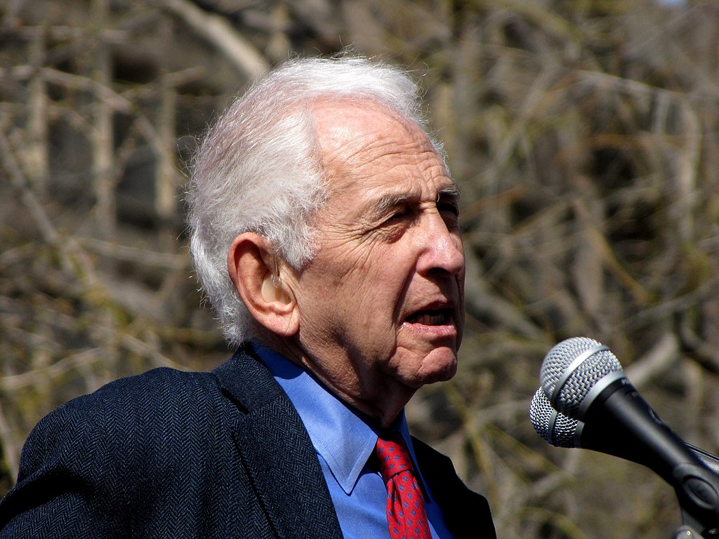 daniel ellsberg speaks in a 2011 photo