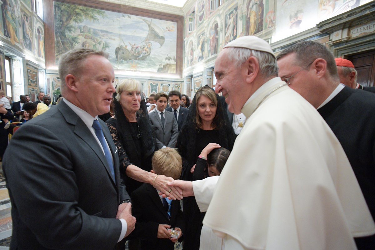Vatican photo shows Spicer meeting with Pope Francis
