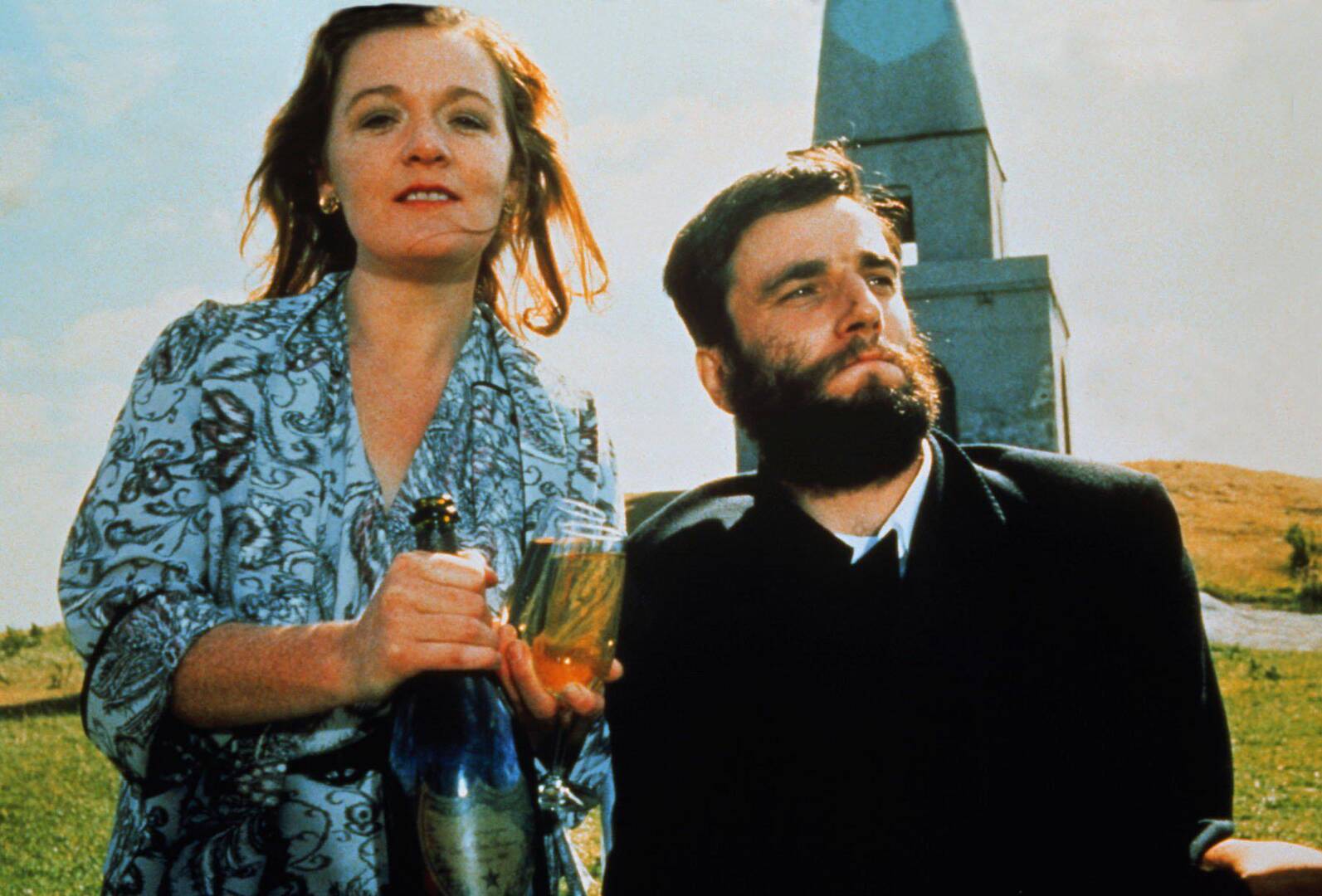 Ruth McCabe and Daniel Day-Lewis in Jim Sheridan’s “My Left Foot” (United Archives GmbH/Alamy)
