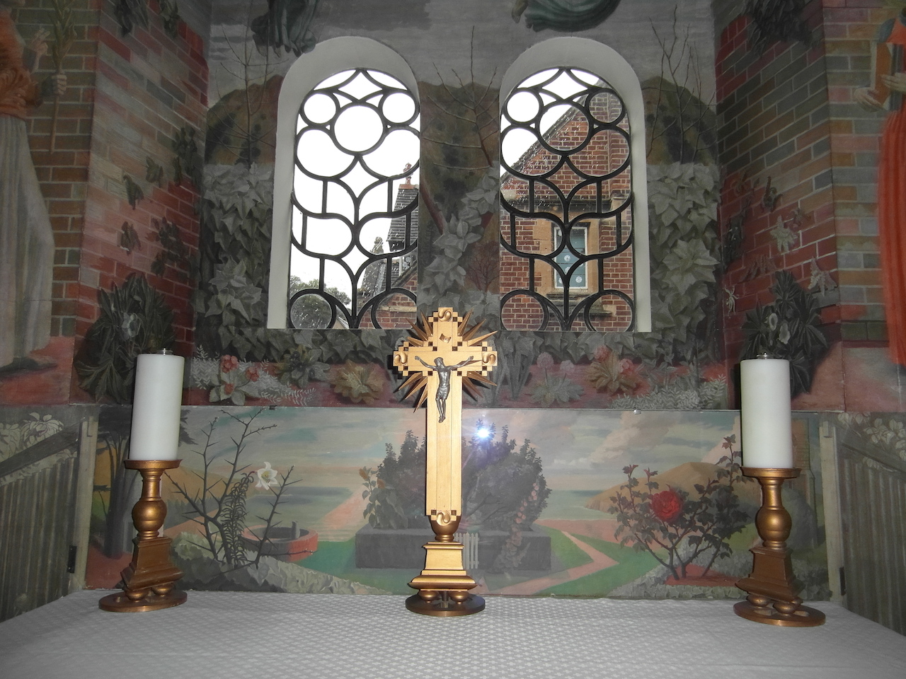 A painted chapel at Campion Hall by Charles Mahoney resituates the life of the Madonna in a walled garden in 1930s England. (Photo: Campion Hall)