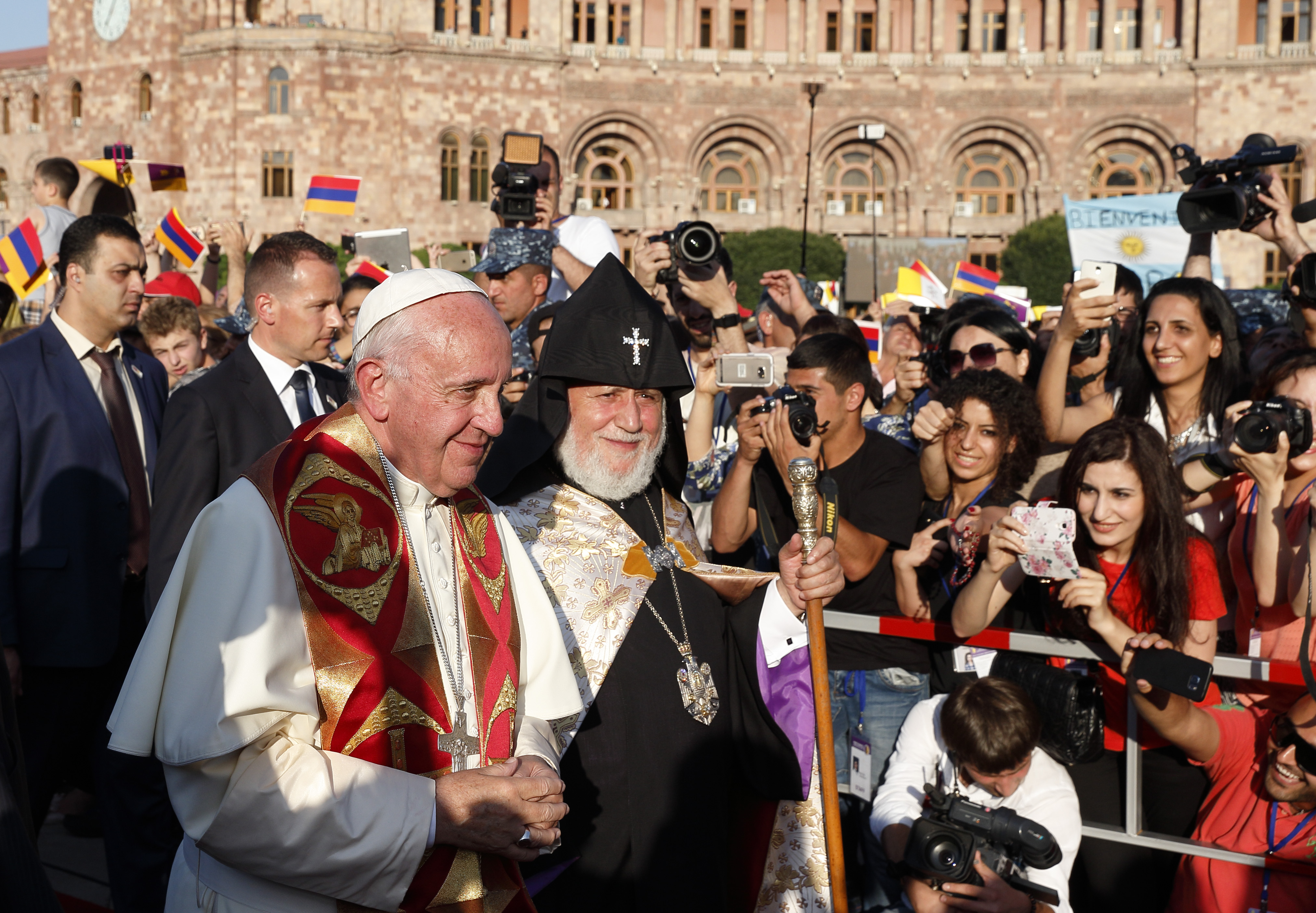 Pope appeals for dialogue between Azerbaijan and Armenia - Vatican News