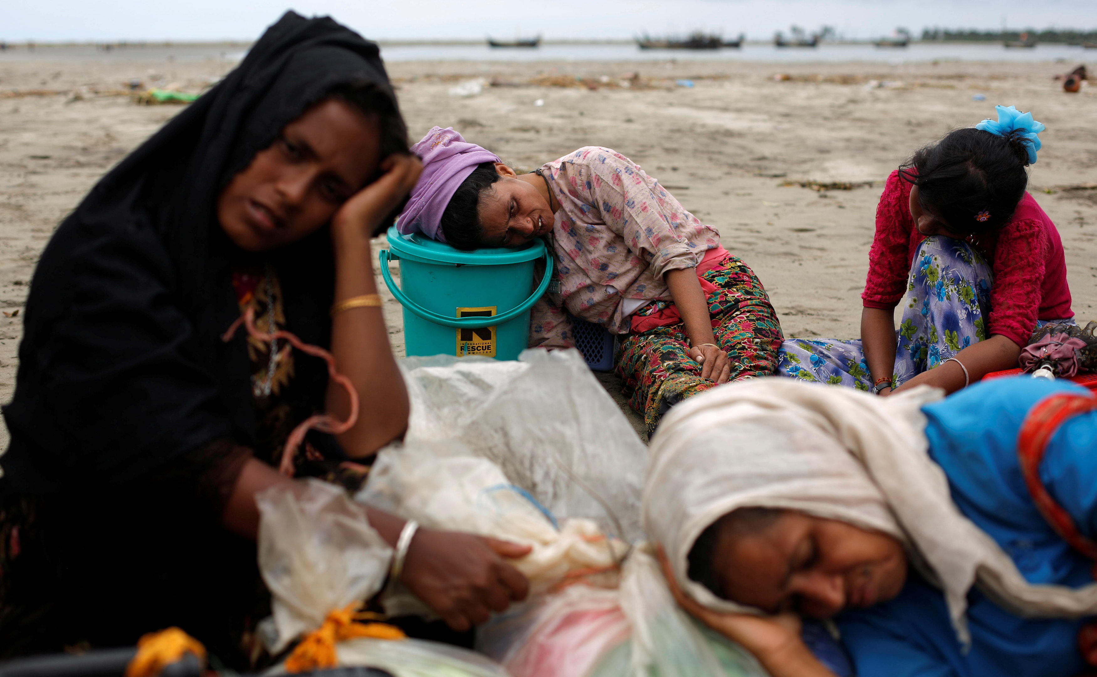 Aid Workers See Humanitarian Crisis As Rohingya Flee To Bangladesh America Magazine