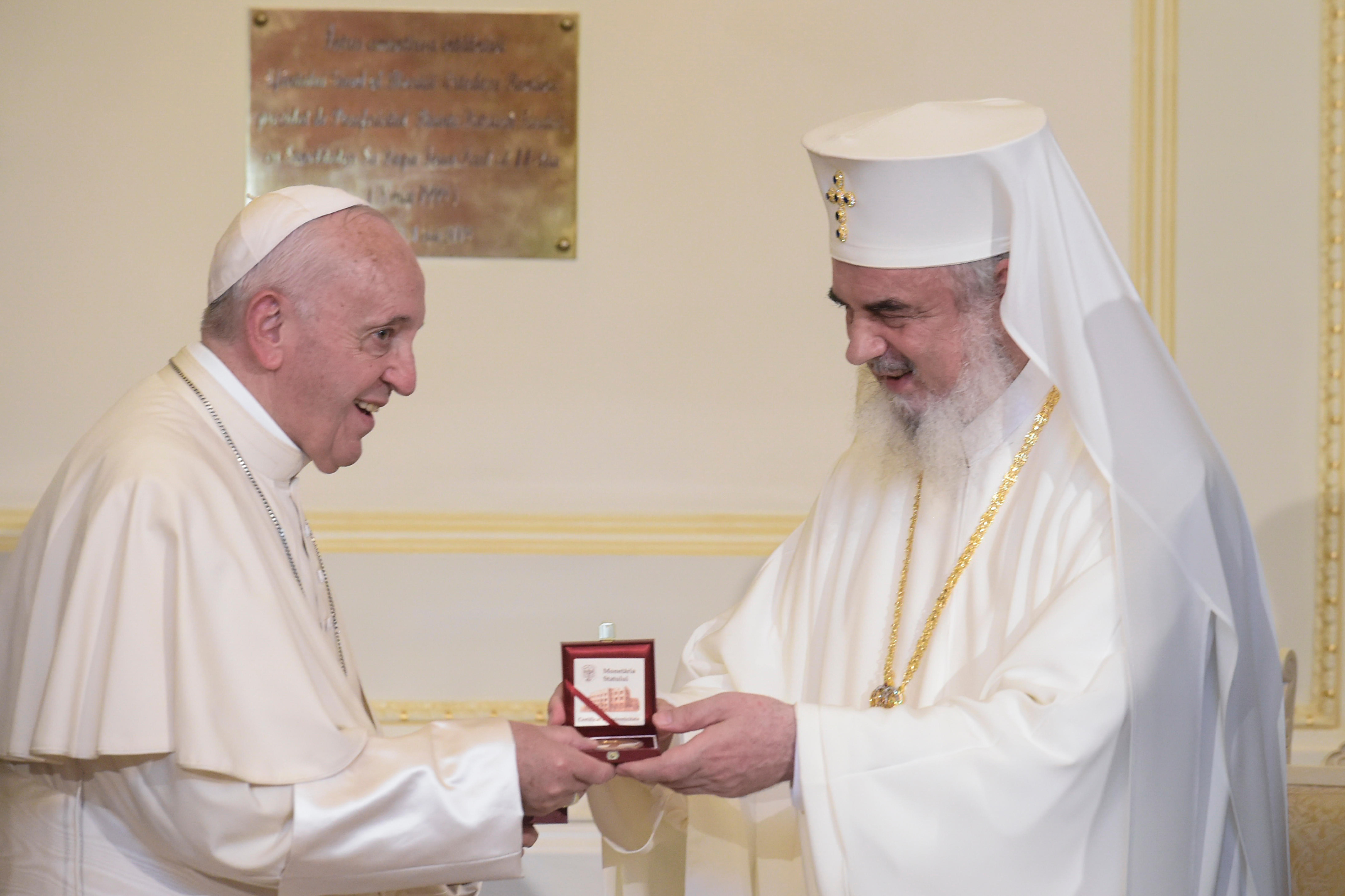 sirene kindben porcelæn We have set out toward a new Pentecost': Pope Francis meets with Orthodox  leaders in Romania | America Magazine