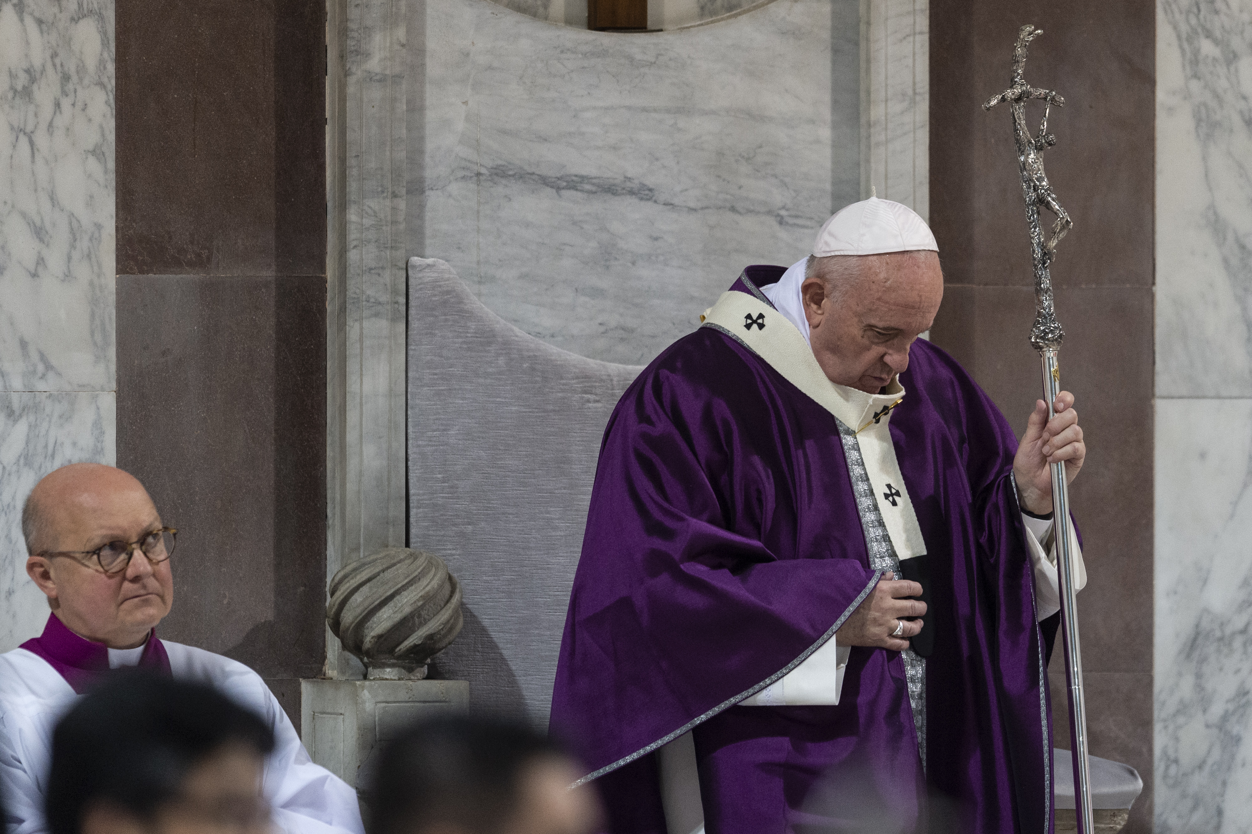 Pope Francis, suffering from a cold, again cancels public ...