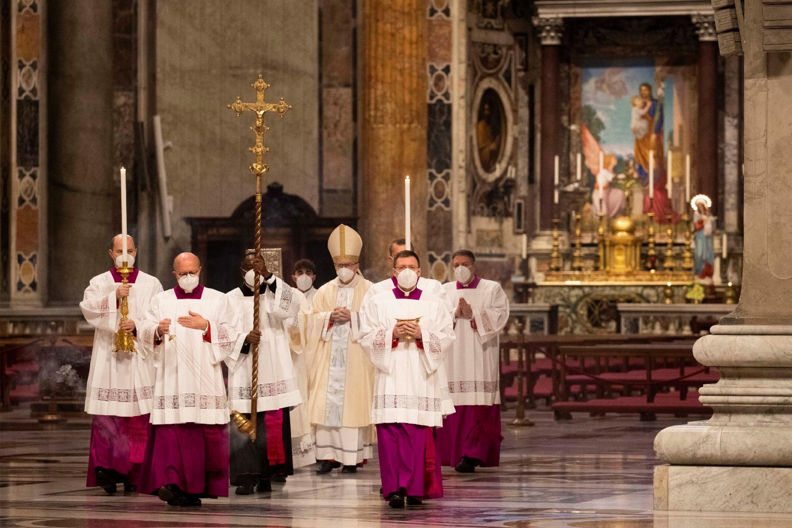 Pope Francis In new year, share the blessing of your time America
