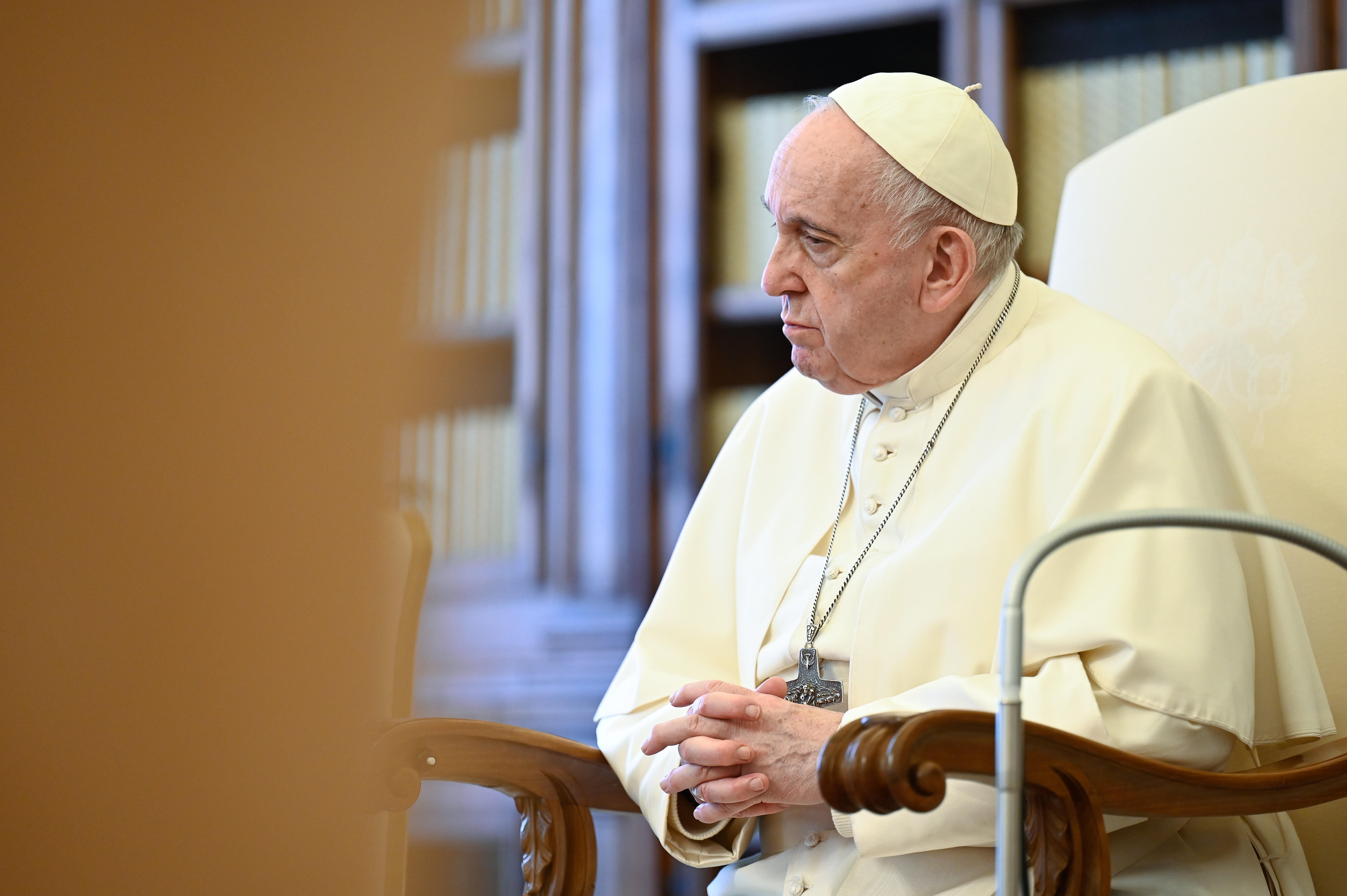 Pope Francis In Jesus There Is No Conflict Between Contemplation And Action America Magazine