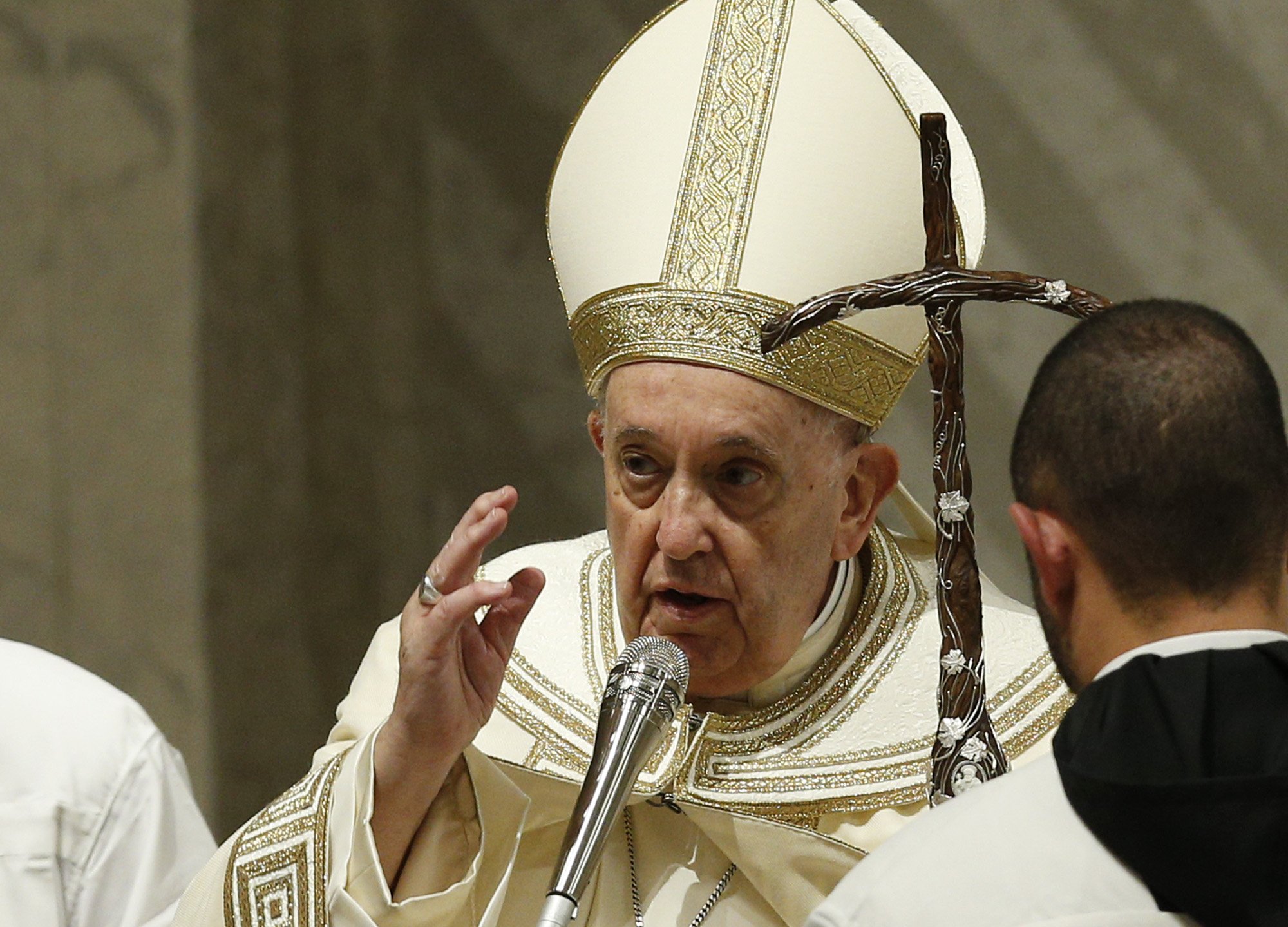 Site line hugge tirsdag Pope Francis isn't slowing down in 2023 | America Magazine