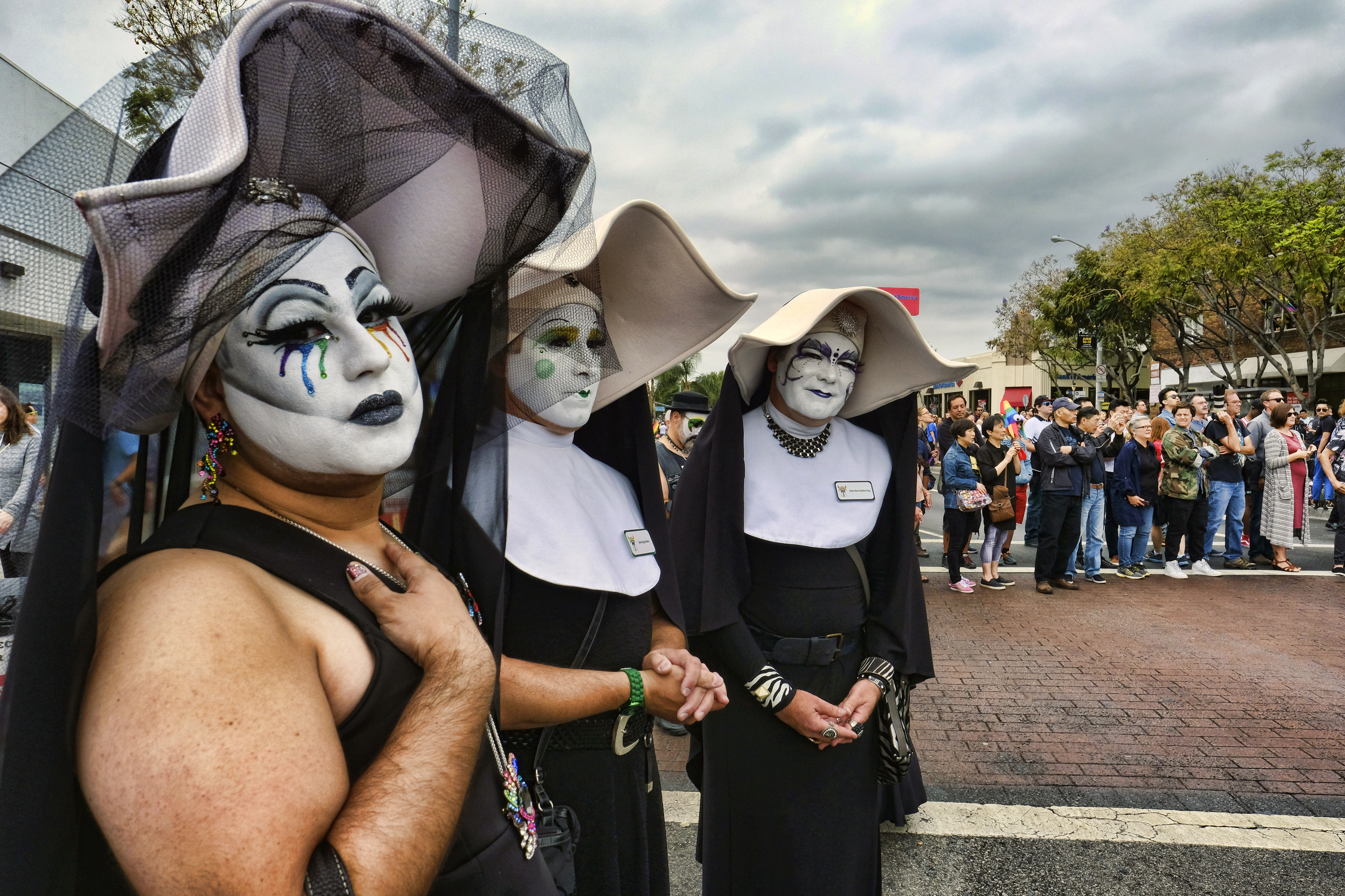 Dodgers honor anti-Catholic drag 'nuns' more than an hour before