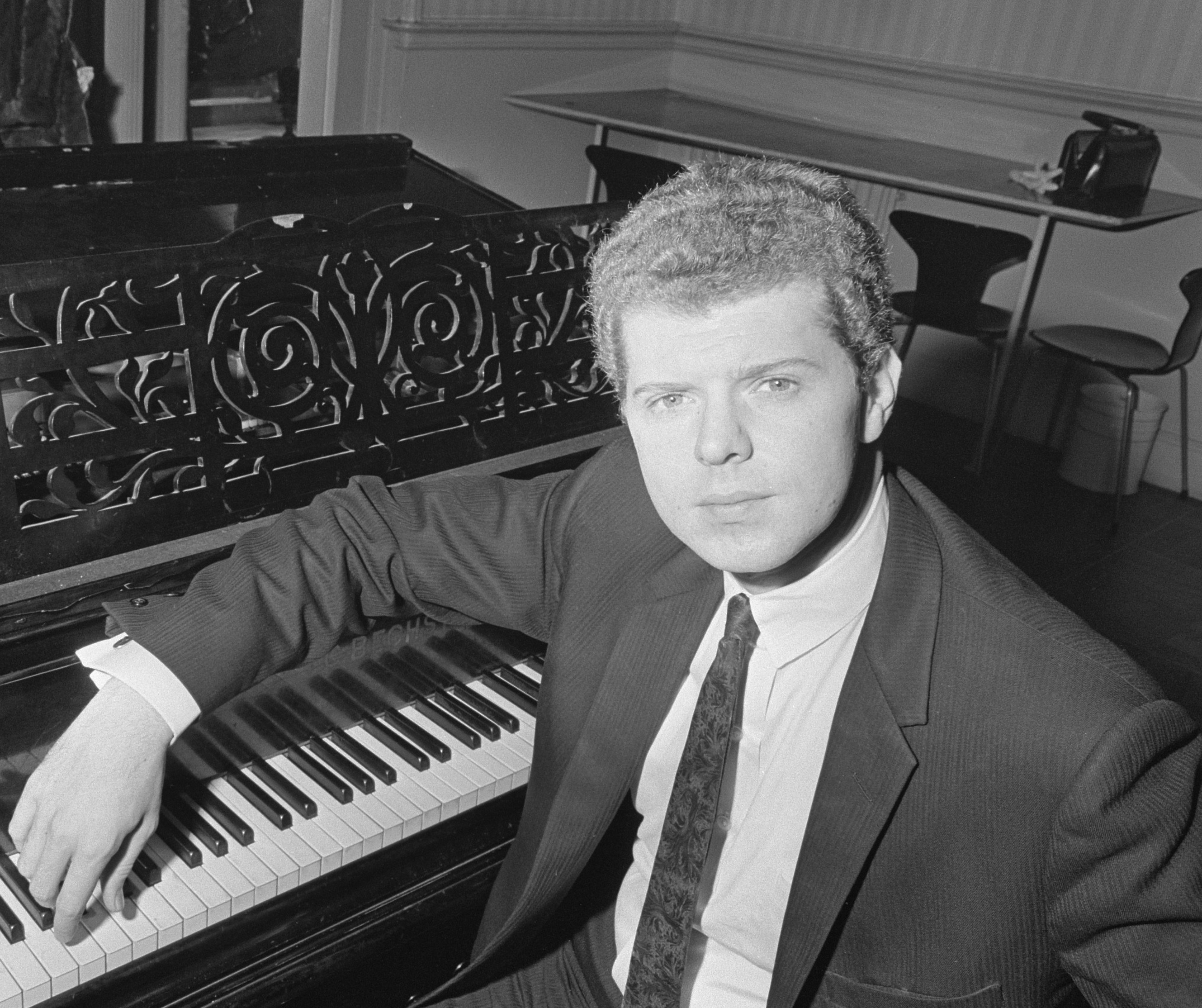 The music of Van Cliburn was key to a Cold War thaw America Magazine picture