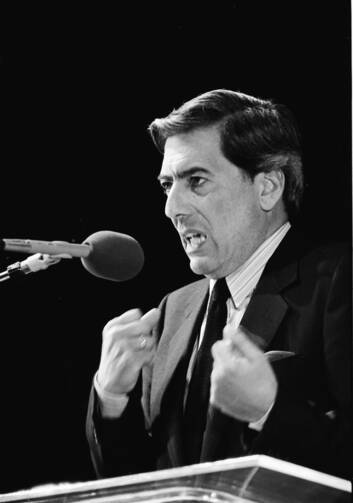 Mario Vargas Llosa at the Miami Book Fair International of 1985. Courtesy Wikipedia.