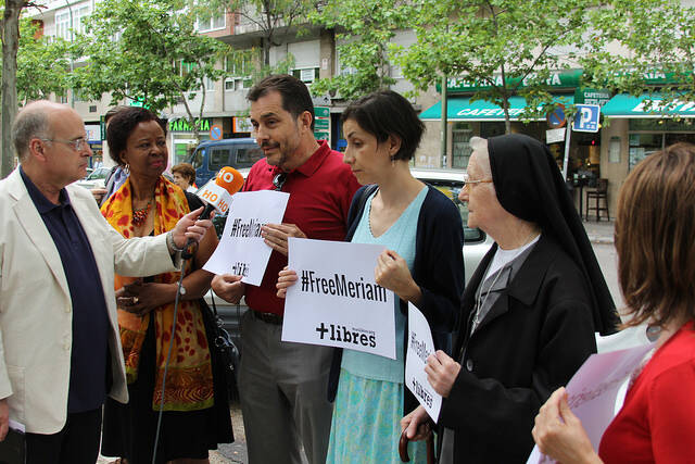Protesters call for the release of Meriam Ibrahim (Photo from HazteOir.org via Flickr)