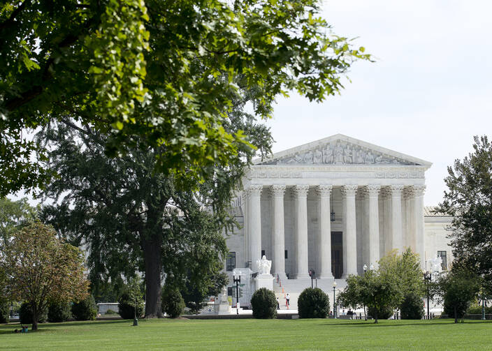 Supreme Court hears oral arguments in death penalty case | America Magazine