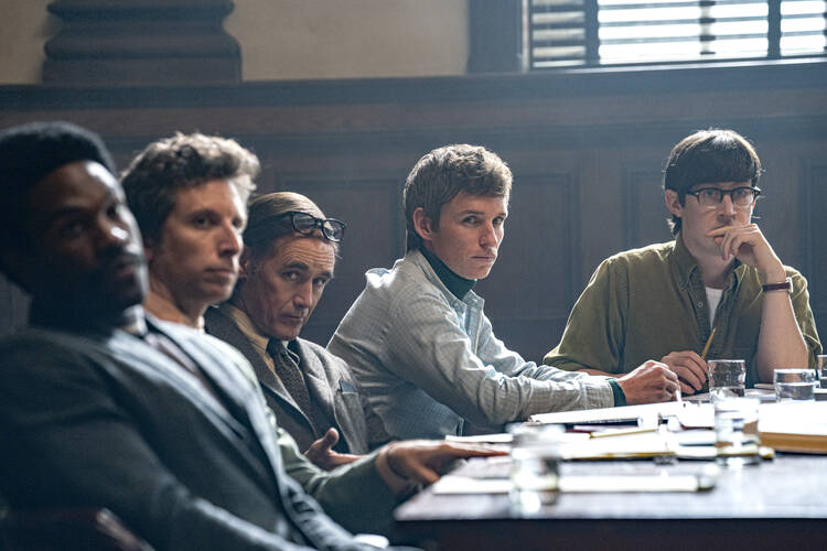 Abdul-mateen II As Bobby Seale, Ben Shenkman as Leonard Weinglass, Mark Rylance as William Kuntsler, Eddie Redmayne as Tom Hayden, and Alex Sharp as Rennie Davis in ‘The Trial of the Chicago 7’ (photo: Nico Tavernise/Netflix).