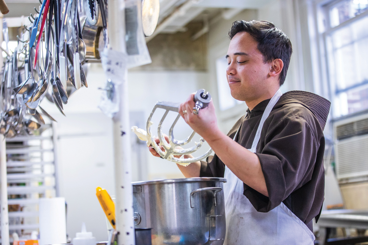 Podcast: Meet the Franciscan who won ‘The Great American Baking Show’ 2 20200113T1233 0068 CNS BAKING BROTHER.jpg Amateur chefs and wanna-be bakers have a lot more time to spend in the kitchen thanks to stay-at-home measures meant to slow the spread to the coronavirus. And this week’s guest has some great tips for upping your recipe game (see below).