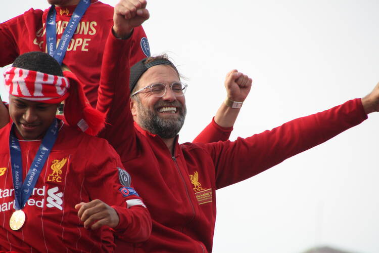 Jürgen Klopp, coach of the Liverpool Football Club, at the team’s trophy parade after winning the Champions League in 2019. (Pete, CC0, via Wikimedia Commons)