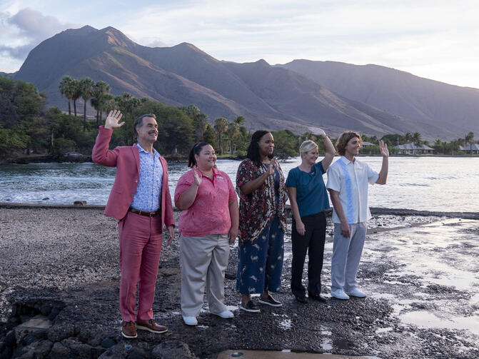 Murray Bartlett, Jolene Purdy, Natasha Rothwell, Lukas Gage in ‘The White Lotus’ (photograph by Mario Perez/HBO)