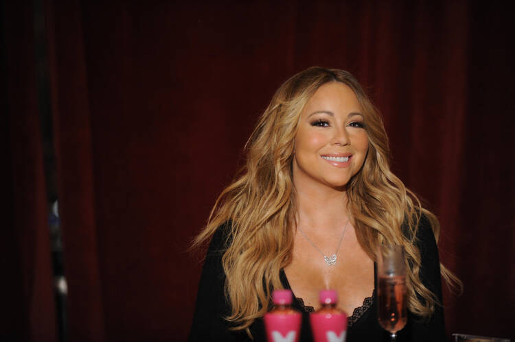 Mariah Carey at the Saint Regis Hotel on June 9, 2014 (Alamy)
