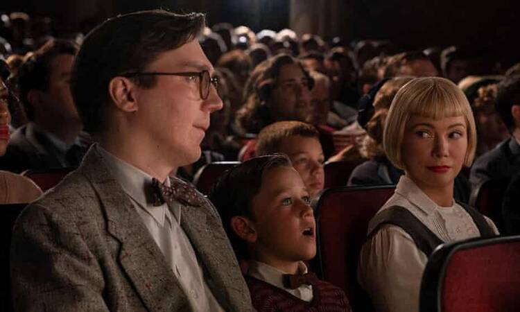 Paul Dano, left, and Michelle Williams in ‘The Fabelmans’ (Universal Pictures)