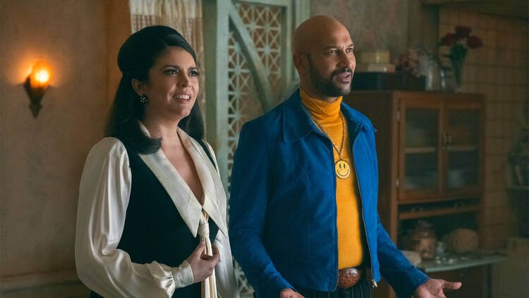 Cecily Strong and Keegan-Michael Key in "Schmigadoon!" (photo: AppleTV) 