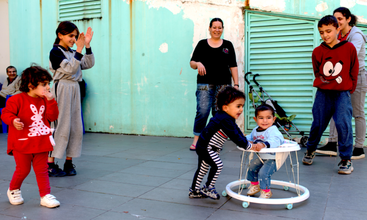 Families at play at the Hadeal Center north of Beirut, Lebanon. Photo by Ségolène Ragu