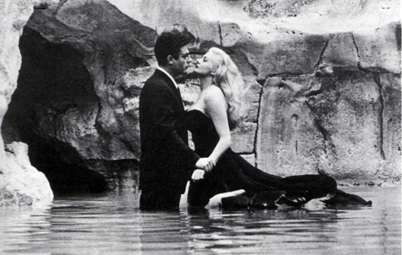 Marcello Mastroianni and Anita Ekberg in a scene from ‘La Dolce Vita’ shot in the Trevi Fountain in Rome.