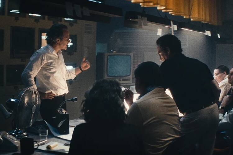 Peter Sarsgaard, left, as Roone Arledge in ‘September 5’ (Paramount Pictures)