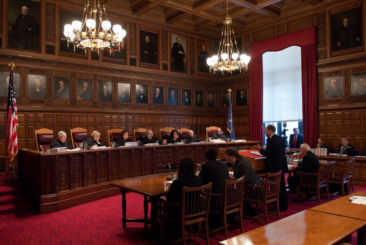 New York State Court of Appeals hears a case. (Wikipedia Commons, via Tracy Collins/Flickr). 
