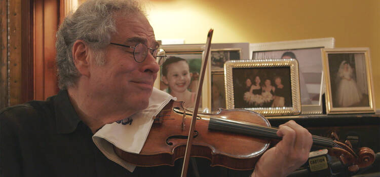 Itzhak Perlman at home (photo: Greenwich Entertainment)