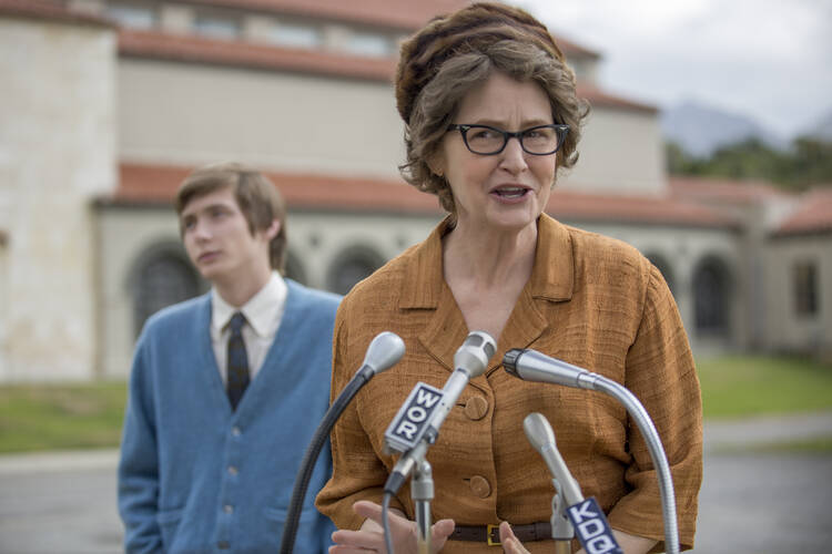 Melissa Leo as Madalyn Murray O’Hair in "The Most Hated Woman in America" (Netflix) 