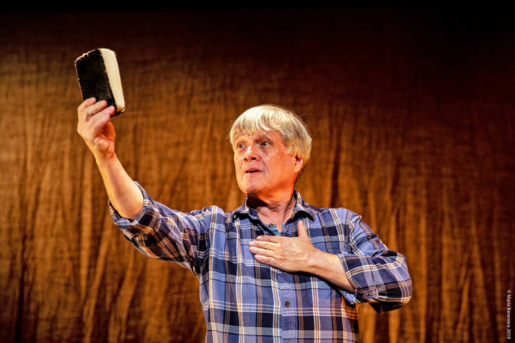 Ken Jennings’s “The Gospel of John” is now onstage at New York City’s Sheen Center through Dec. 29. (photo: Maria Baranova)