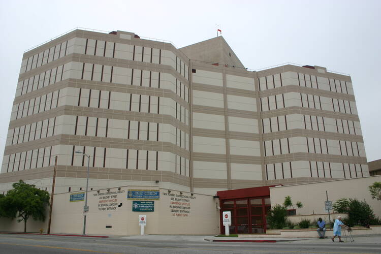 In May 2013, along with the adjacent Men’s Central Jail, the Twin Towers jail ranked as one of the ten worst sites of incarceration in the United States, based on reporting in Mother Jones magazine: “Eyewitnesses, including several prison chaplains, have reported that attacks by deputies at the twin facilities are often unprovoked or brought on by the slightest infractions.”