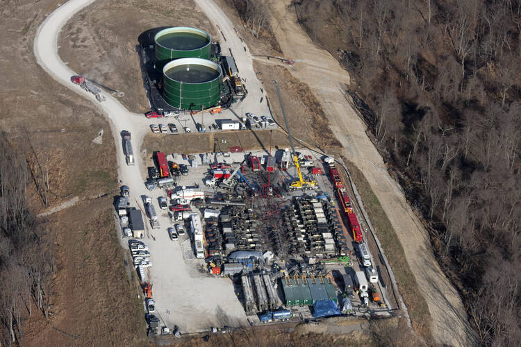 A fracking gas well in the Marcellus Shale formation, which is primarily in New York, Ohio, Pennsylvania and West Virginia and is the largest source of natural gas in the United States. (iStock/6381380)