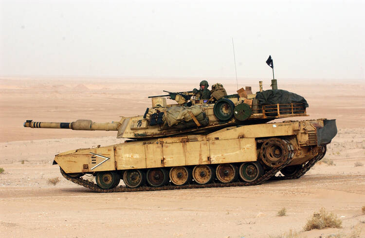 US Marine Corps M1A1 on a live fire exercise in Iraq, 2003 (Wikicommons)
