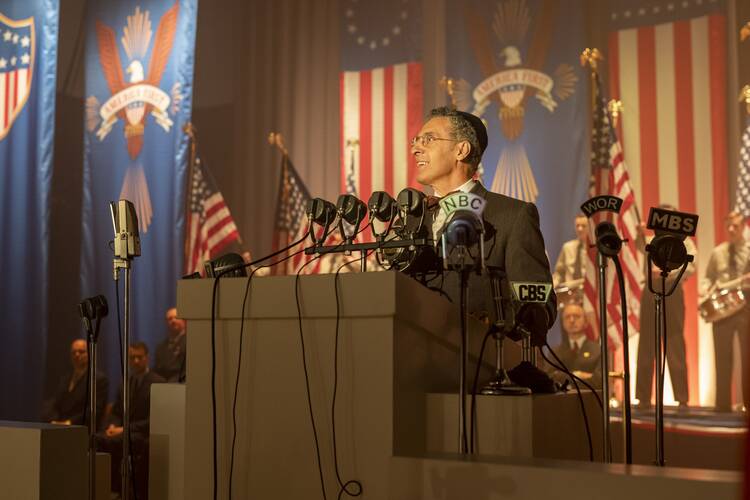 John Turturro plays Rabbi Bengelsdorf in the HBO adaptation of ‘The Plot Against America’ (photo: HBO)