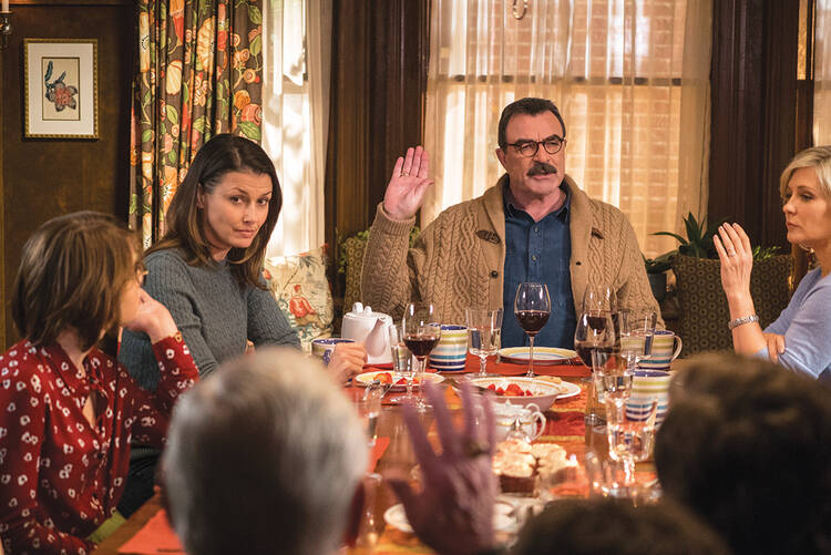 A FAMILY TRADITION. The Reagan family at Sunday dinner in “Blue Bloods.”