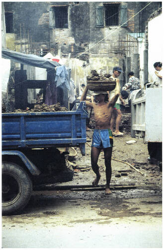 ￼￼ REBUILDING HANOI. June 1995