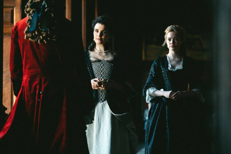  Rachel Weisz and Emma Stone in ‘The Favourite’ (© 2018 Twentieth Century Fox Film Corporation)