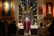 Carmelite Father Casimir Borcz celebrates a Tridentine Mass at the Carmelite Monastery in Munster, Ind., in this March 31, 2007 file photo. (CNS photo/Karen Callaway)
