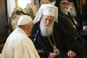  Pope Francis visits with Bulgarian Orthodox Patriarch Neofit and members of the Holy Synod at the Palace of the Holy Synod in Sofia, Bulgaria, May 5, 2019. (CNS photo/Paul Haring)