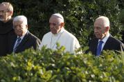 Palestinian, Israeli leaders arrive with pope for invocation for peace in Vatican Gardens, June 8, 2014 (CNS photo/Paul Haring).