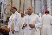 Bishop Gerald Barnes of San Bernadino, center