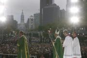 Pope Francis leaves in procession after celebrating the closing Mass of the World Meeting of Families on Benjamin Franklin Parkway in Philadelphia, Sept. 27 (CNS photo/Paul Haring).