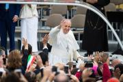 Pope Francis arrives to Independence Mall in Philadelphia Sept. 26. In a talk there he spoke about immigration and religious freedom to an estimated crowd of 50,000. (CNS photo/Lisa Johnston, St. Louis Review) 