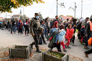 Syrian refugees pass through Slovenia (WikiCommons)