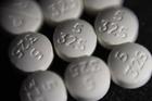 Pills of the opioid oxycodone-acetaminophen, also known as Percocet. (AP Photo/Patrick Sison)