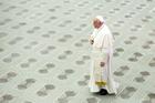 Pope Francis stands apart from U.S. political factions. (CNS photo/Remo Casilli, Reuters)